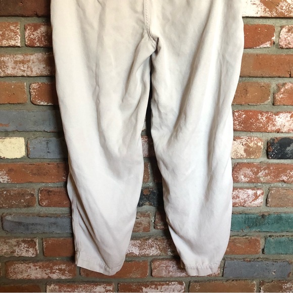 Everlane The Tencel Relaxed Barrel Leg Chino Trousers - Picture 6 of 8